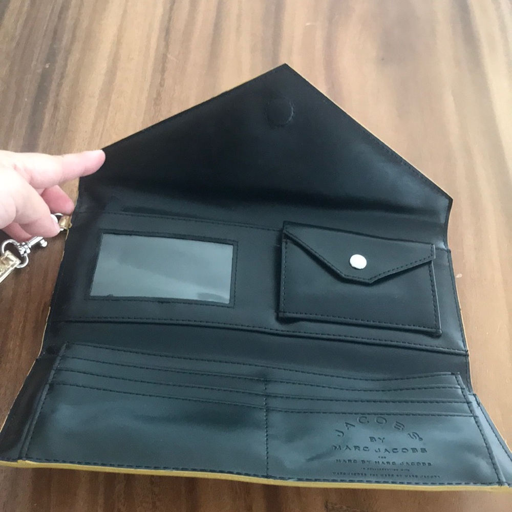 Marc Jacobs gold clutch - Picture 4 of 7